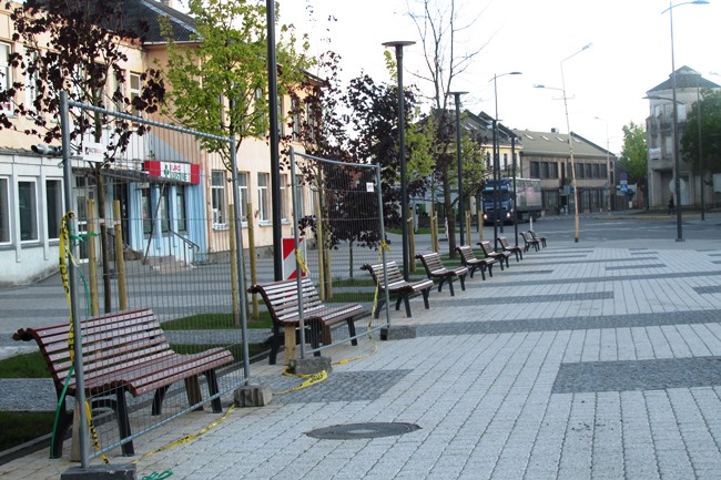 Joniškio miesto aikštė